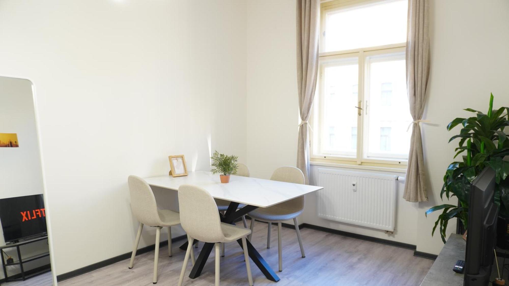 Flat With Balcony And Garage Appartement Prague