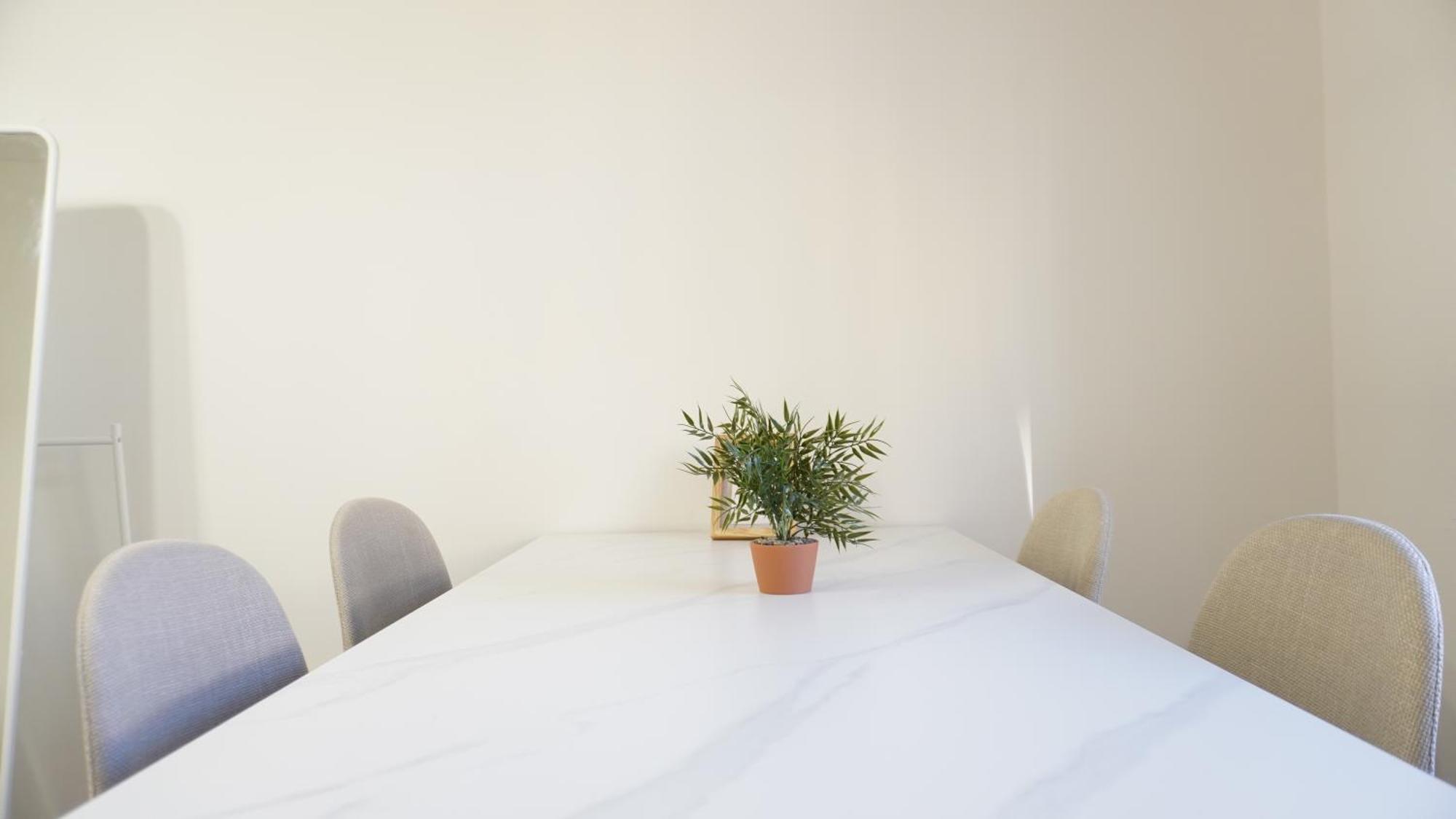 Flat With Balcony And Garage Appartement Prague